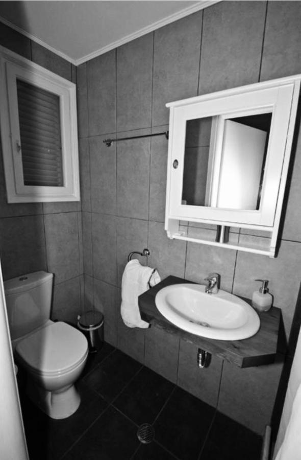 Markamar Loutraki  Bagian luar foto