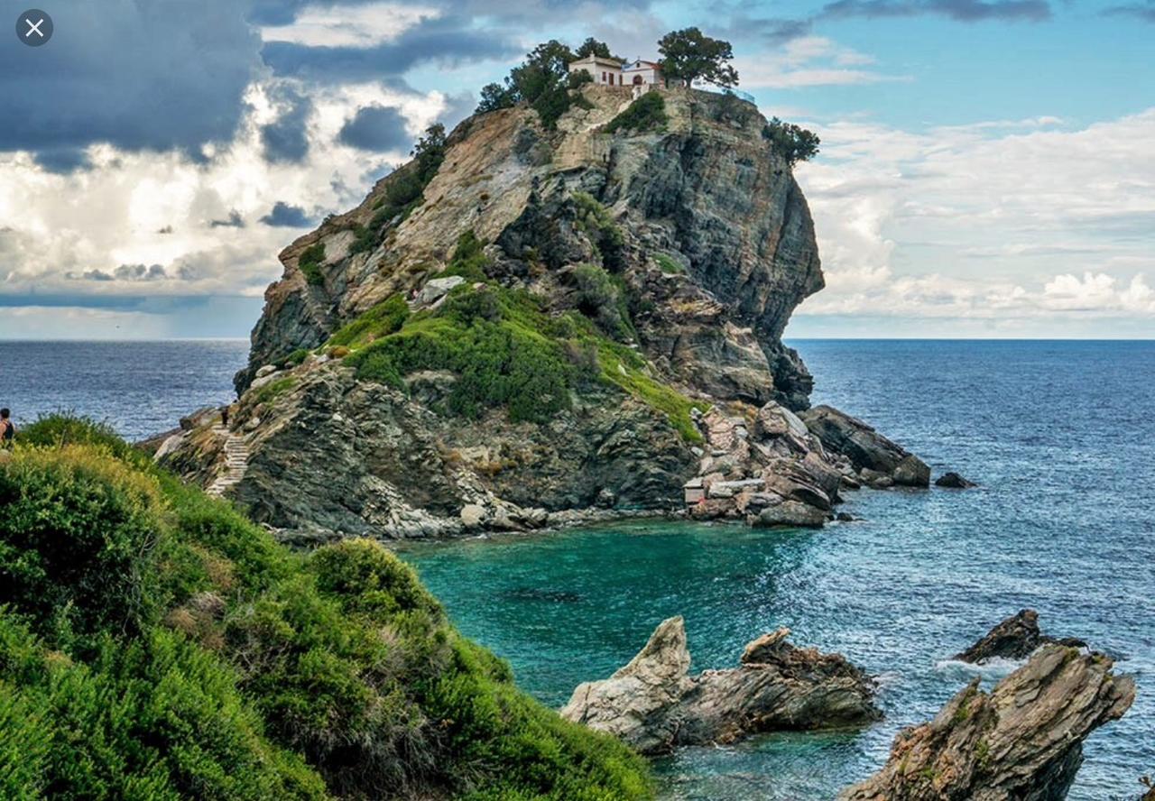 Markamar Loutraki  Bagian luar foto